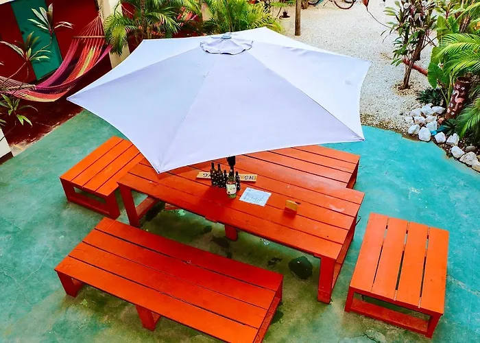 Blue Iguana Hotel